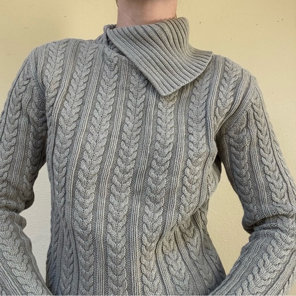 Vintage sage green Cable Knit Sweater - Picture 3 of 8